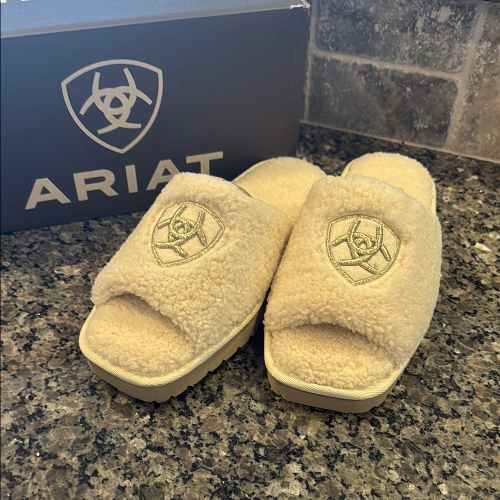 Ariat Tan Fuzzy Slide Slippers